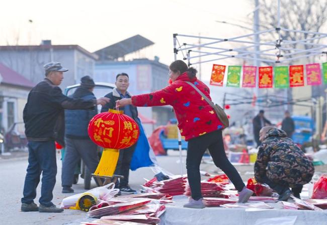 沂南県梭荘村：最後の旧居で春節を迎え　移民移転後の新生活に ...