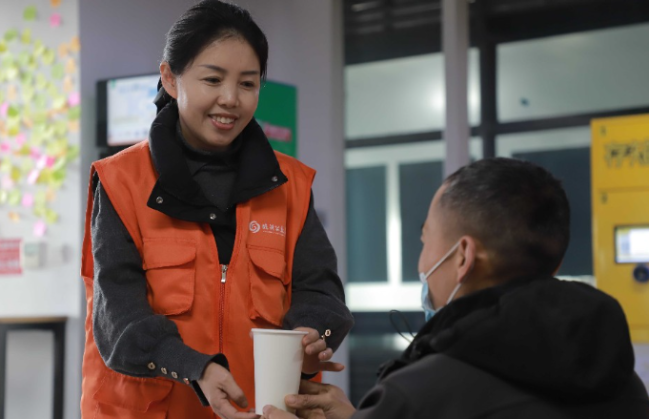 臨沂市バスステーション、帰省者に「小さな我が家」 温かいサ ...