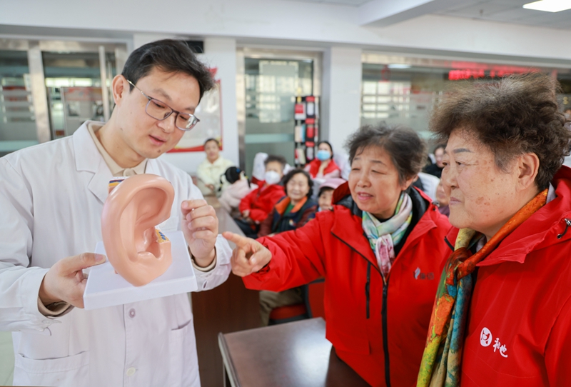 地域に出向き啓発活動　耳のケア知識を普及