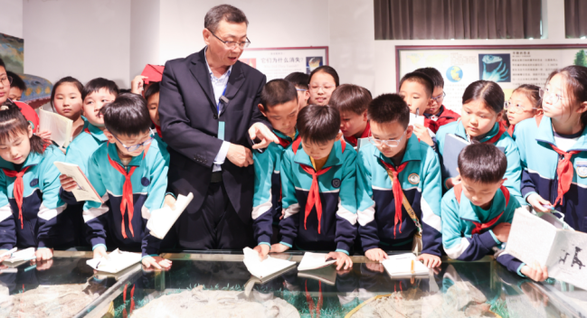 周忠和院士による古生物普及講演会、平邑県で開催